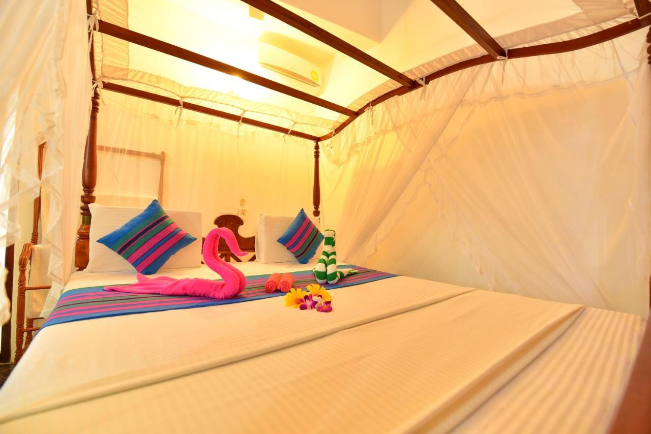 Peacock Beach Hotel Унаватуна Екстериор снимка